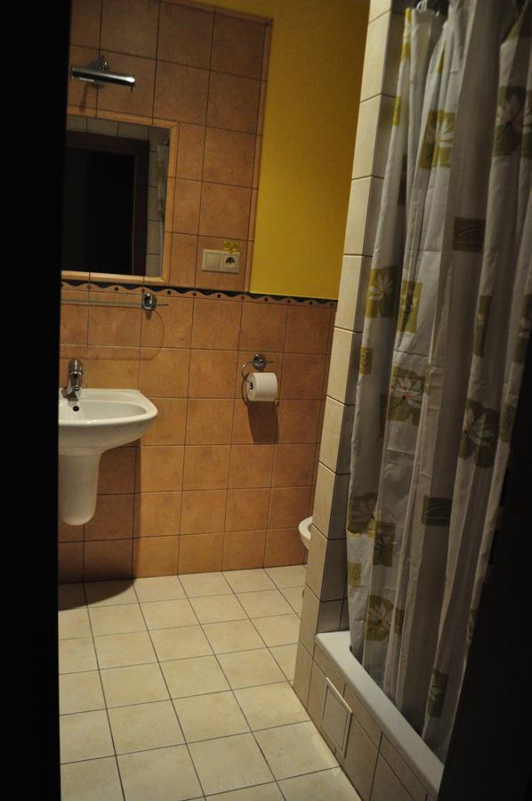 Hotel Mladost Lipany Buitenkant foto