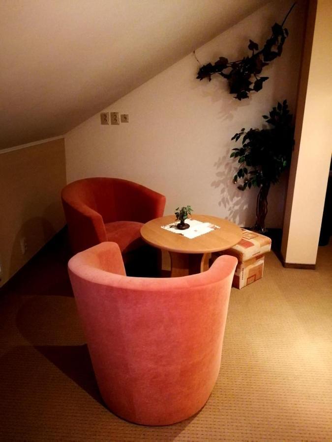 Hotel Mladost Lipany Buitenkant foto