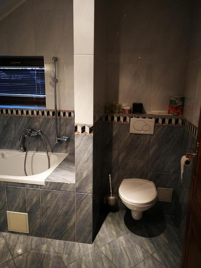 Hotel Mladost Lipany Buitenkant foto