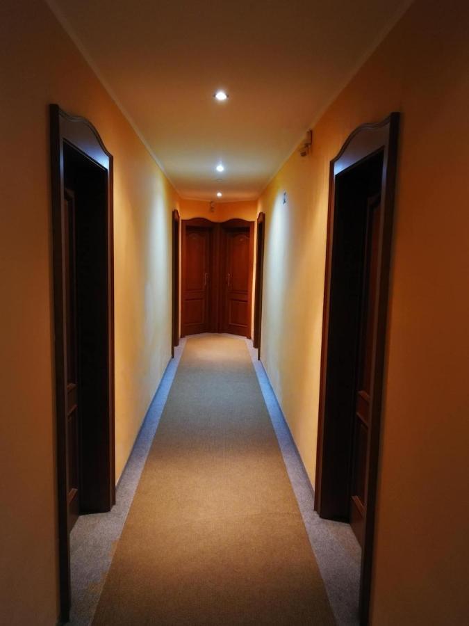 Hotel Mladost Lipany Buitenkant foto