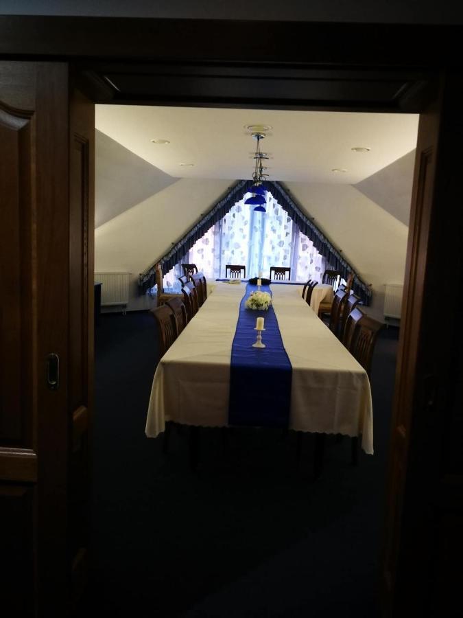 Hotel Mladost Lipany Buitenkant foto