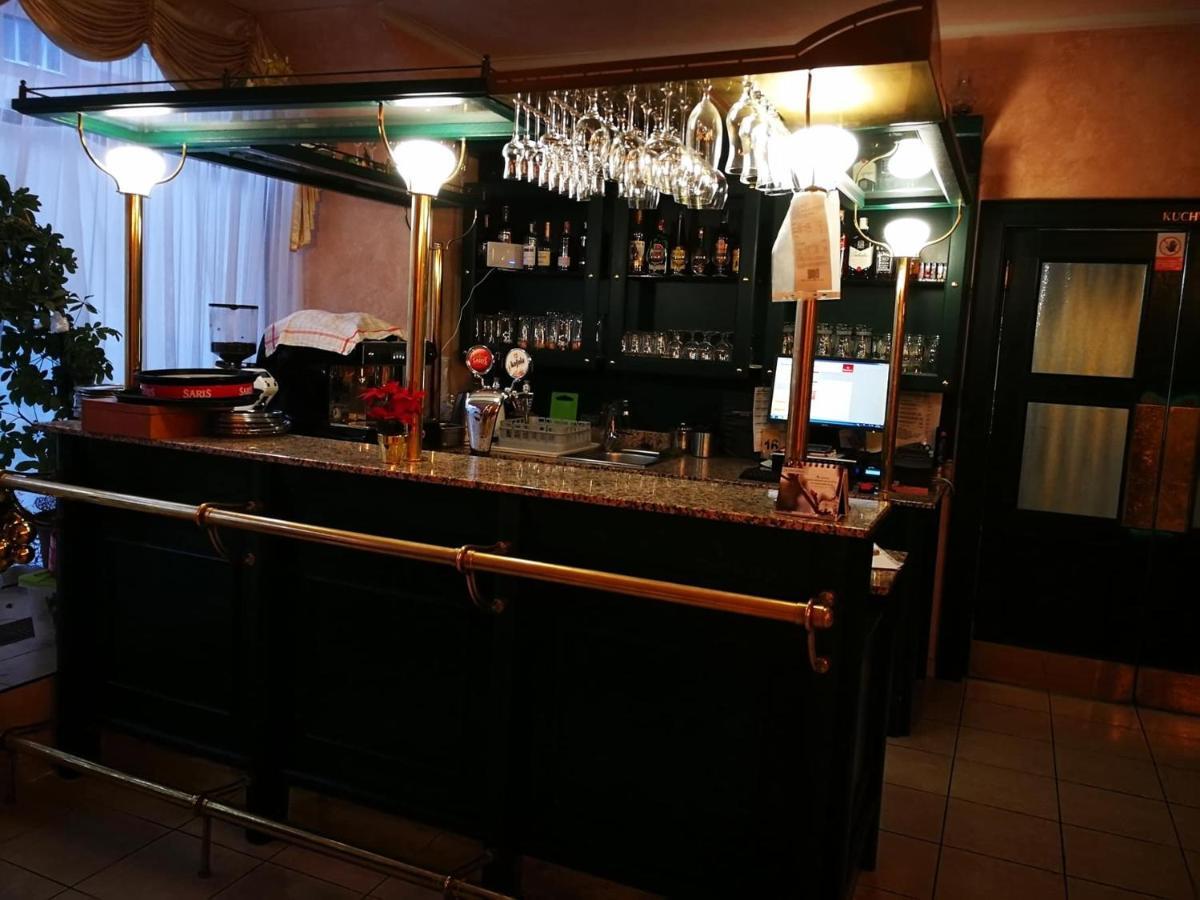 Hotel Mladost Lipany Buitenkant foto